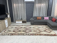 Aghilas Tazwit - Tapis Mermoucha - 5x12ft