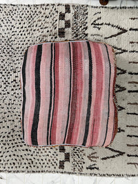 Azi Brebeded - Pouf Kilim