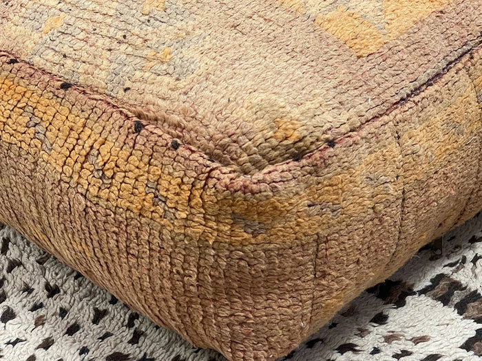 Bazarugs Taklamakan Trail — Handwoven Kilim Pouf